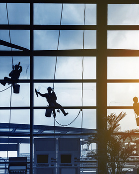 Interim Manager im Facility Management: Effiziente Lösungen für Immobilien und Betrieb